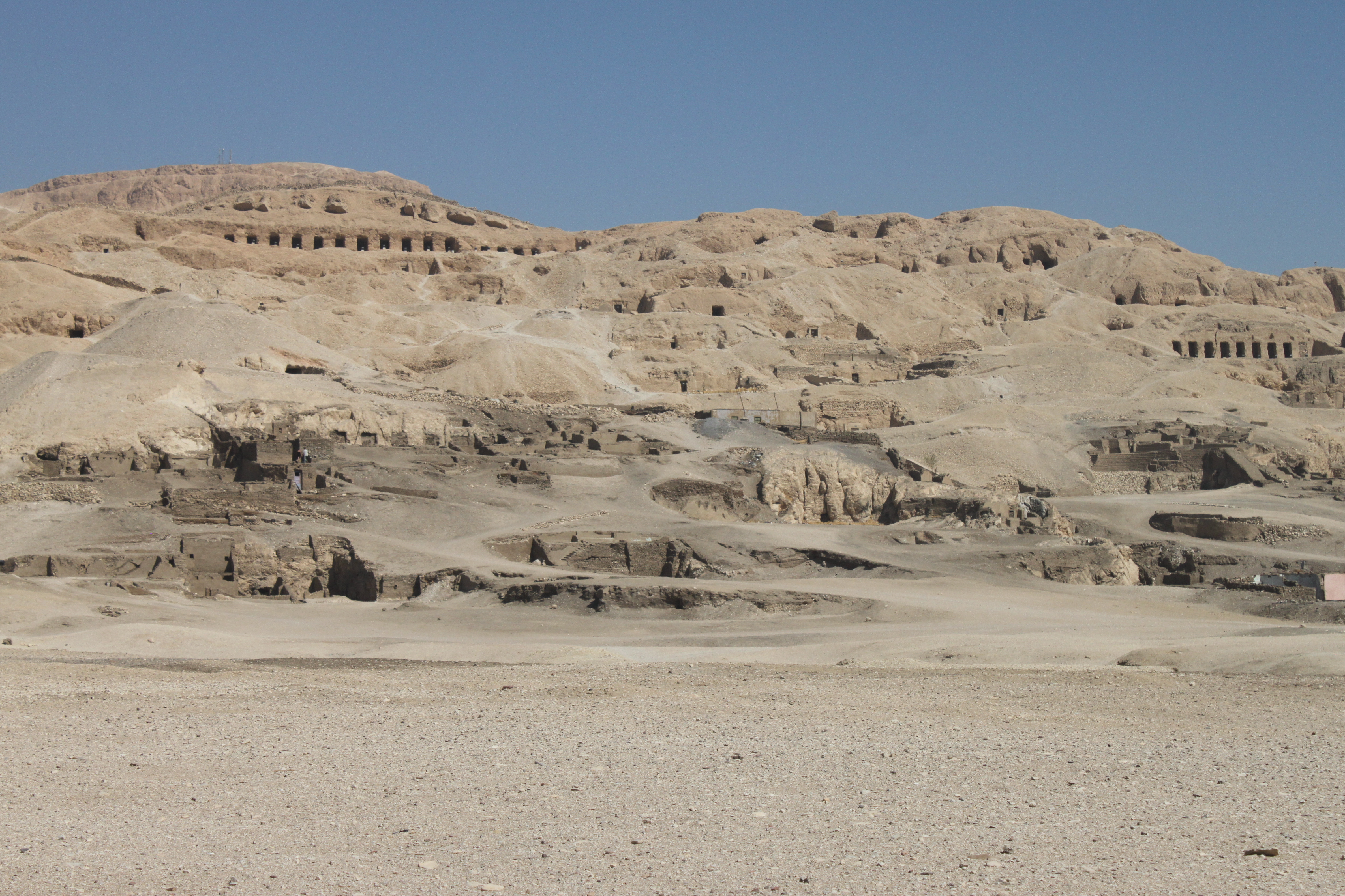 Tombs in Sheikh Abd el Qurna photo M. Kaczanowicz